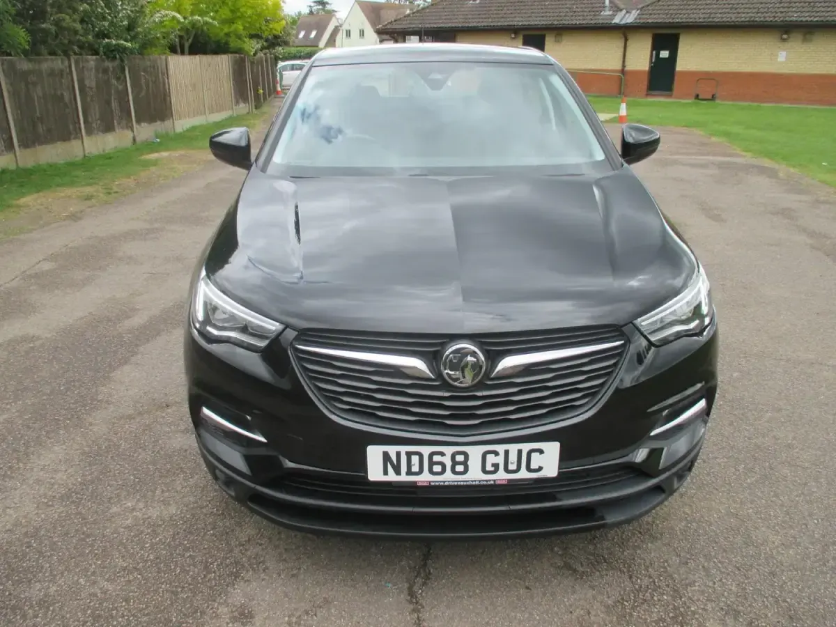 Second-hand Vauxhall Grandland X S 130 CP (95 kW) 2019 Negru SUV
