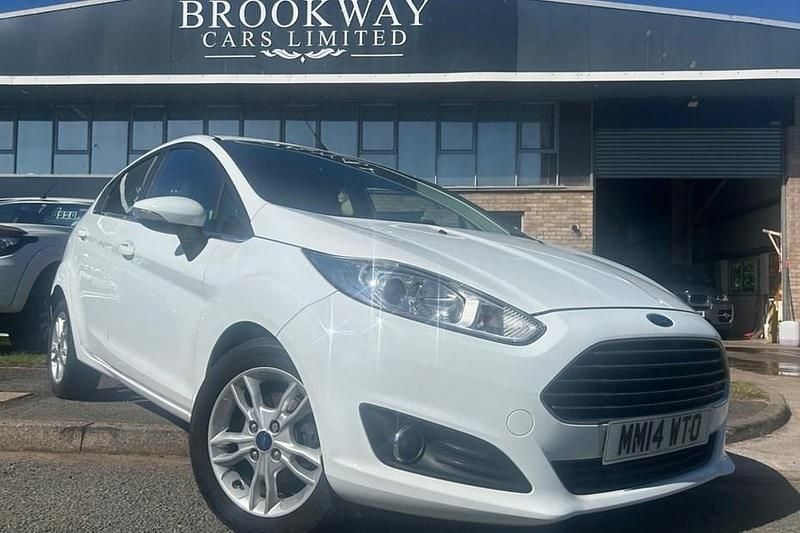White Used 2014 Ford Fiesta Zetec Hatchback | £4,990 (Fair price) - Image 1/1