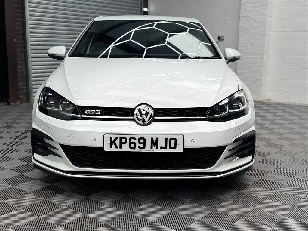 Used VW Golf VII GTD 184 HP (135 kW) 2019 White Hatchback