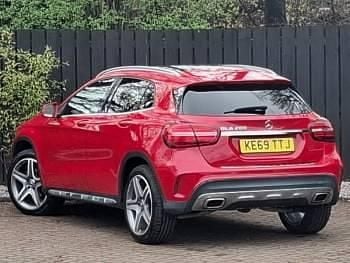 Usado Mercedes GLA200 AMG line 156 HP (114 kW) 2020 Vermelho SUV