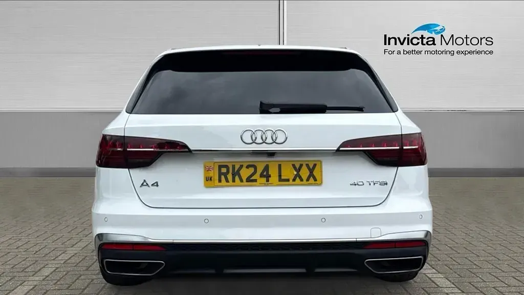 Used Audi A4 S-Line 204 HP (150 kW) 2024 White Estate
