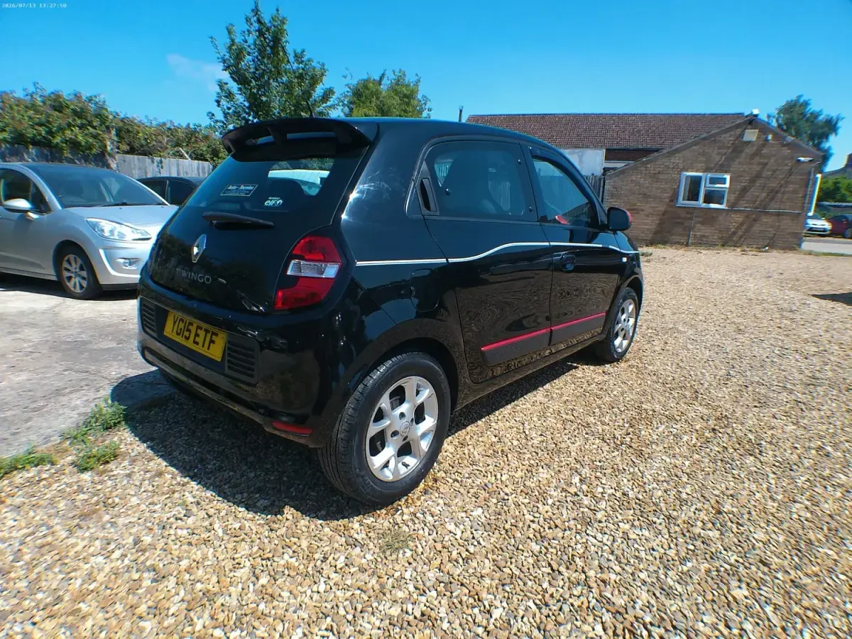 Used Renault Twingo Dynamique 70 HP (51 kW) 2015 Black Hatchback