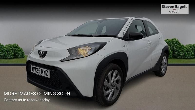 Used Toyota Aygo X PURE 72 HP (52 kW) 2025 White SUV