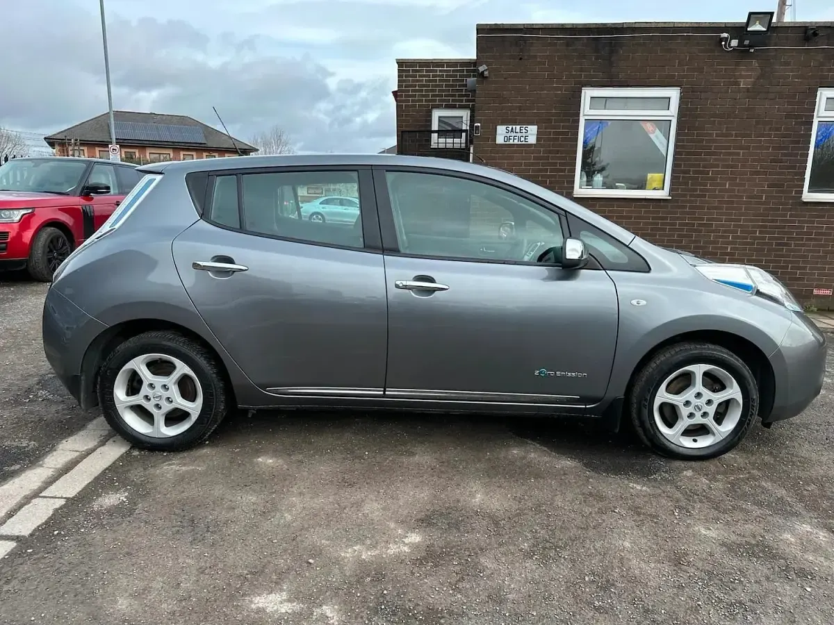 Used Nissan Leaf Acenta 80 kW (109 HP) 2017 Grey Hatchback