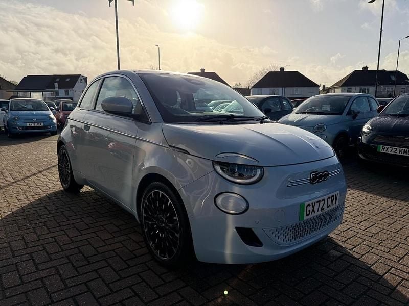 Blue Used 2023 Fiat 500e La Prima Hatchback | £16,495 (Fair price) - Image 1/4