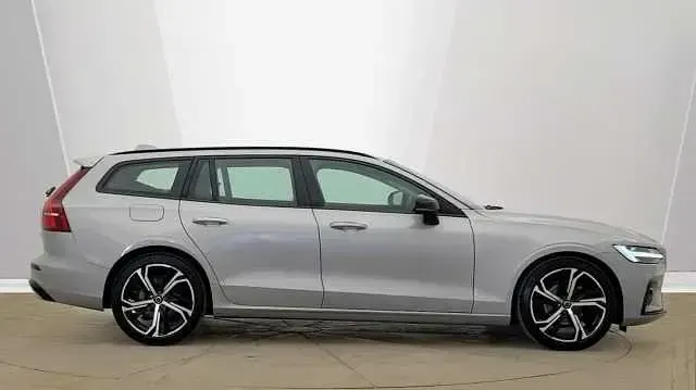 Used Volvo V60 Plus 194 HP (142 kW) 2025 Estate
