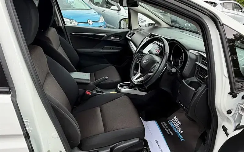 Used Honda Jazz EX 102 HP (75 kW) 2017 Pearlescent white Hatchback