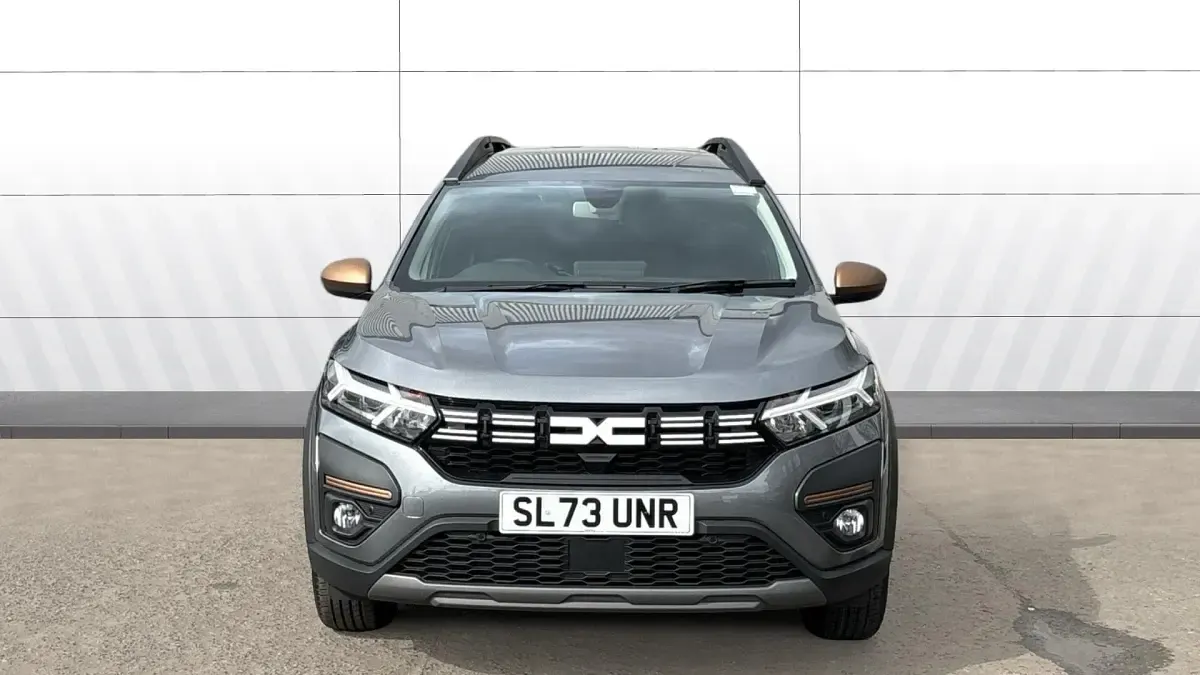 Second-hand Dacia Jogger Extreme 140 CP (102 kW) 2023 Gri Monovolum