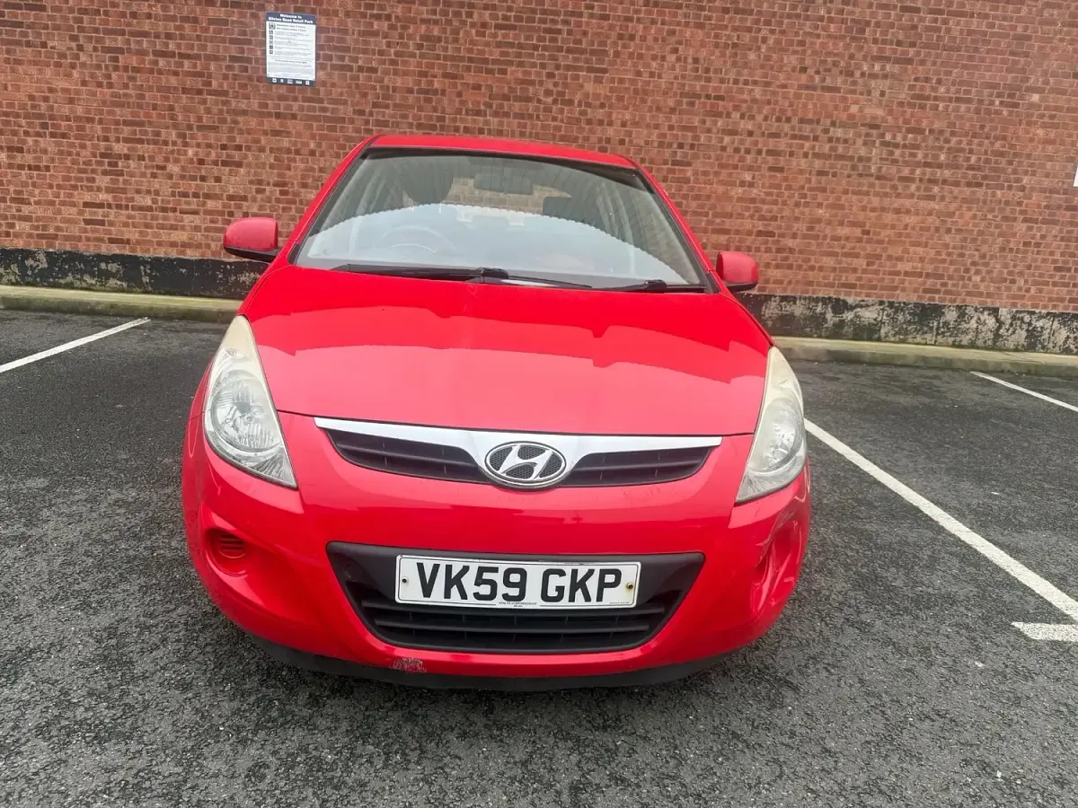 Used Hyundai i20 Comfort 101 HP (74 kW) 2009 Red Hatchback