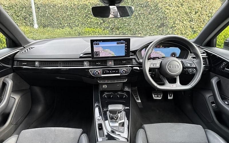 Used Audi A4 Black Edition 204 HP (150 kW) 2025 Estate