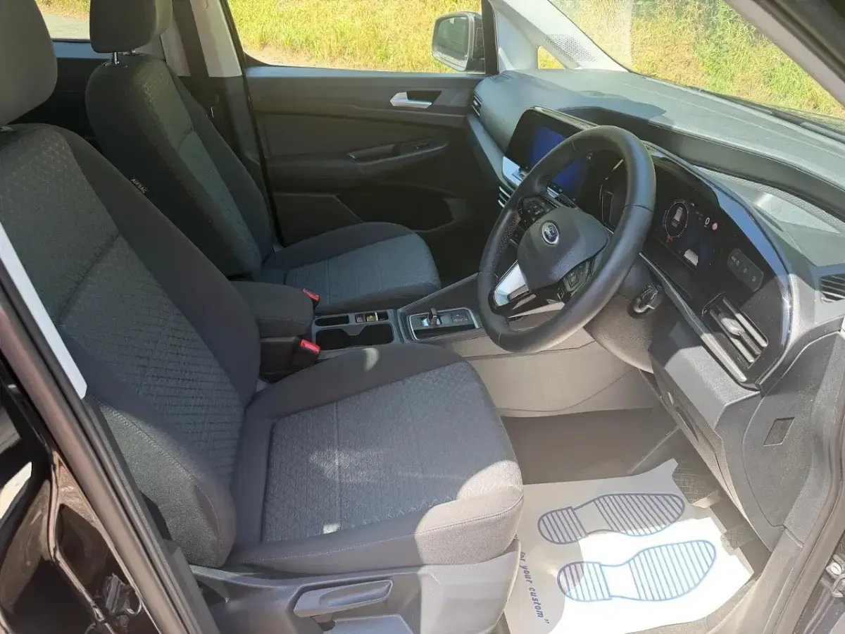 Used Ford Tourneo Connect Titanium 122 HP (89 kW) 2025 Black MPV
