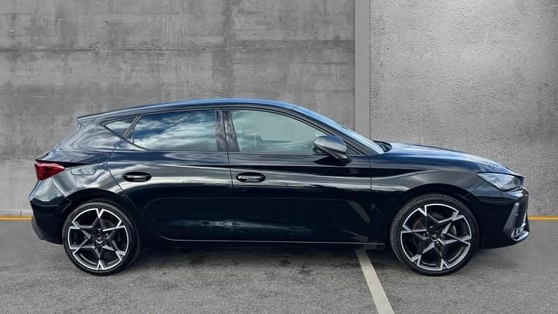 Used Cupra Leon 150 HP (110 kW) 2025 Midnight black Hatchback