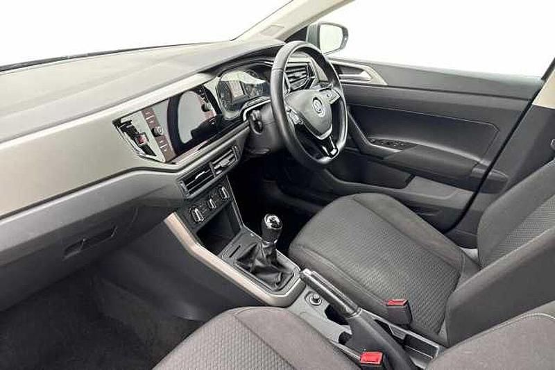 Used VW Polo SE 65 HP (47 kW) 2018 Grey Hatchback