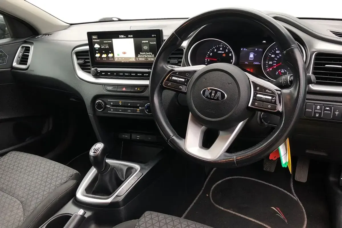 Używany Kia Ceed 120 KM (88 kW) 2020 Szary Hatchback