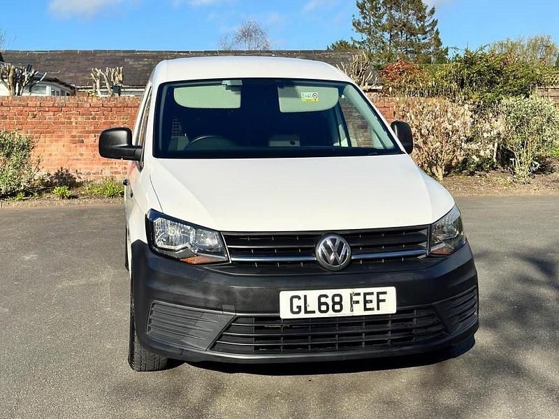 Usado VW Caddy Startline 102 HP (75 kW) 2018 Branco Monovolume