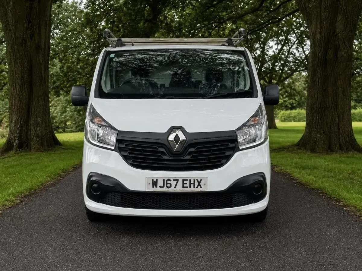 Used Renault Trafic Business 2017 White MPV
