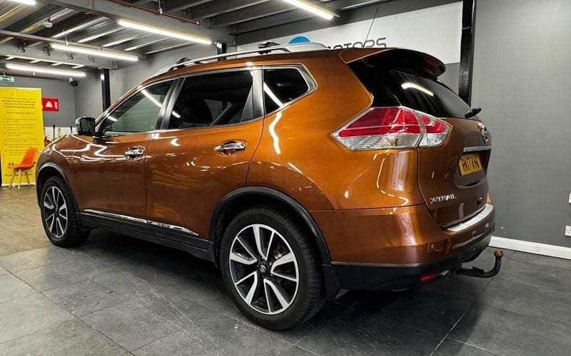 Used Nissan X-Trail S 131 HP (96 kW) 2017 Orange SUV