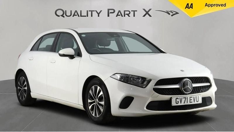 Begagnad Mercedes A180 SE 2022 Vit Halvkombi