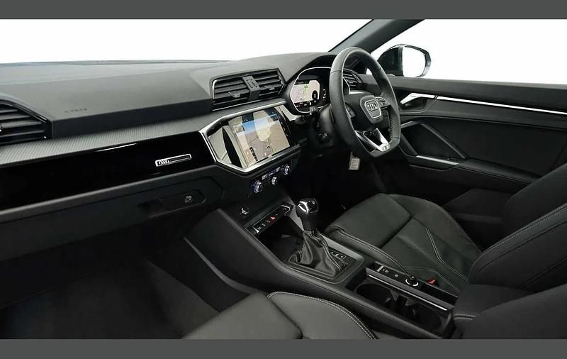 Used Audi Q3 Black Edition 150 HP (110 kW) 2025 Grey SUV