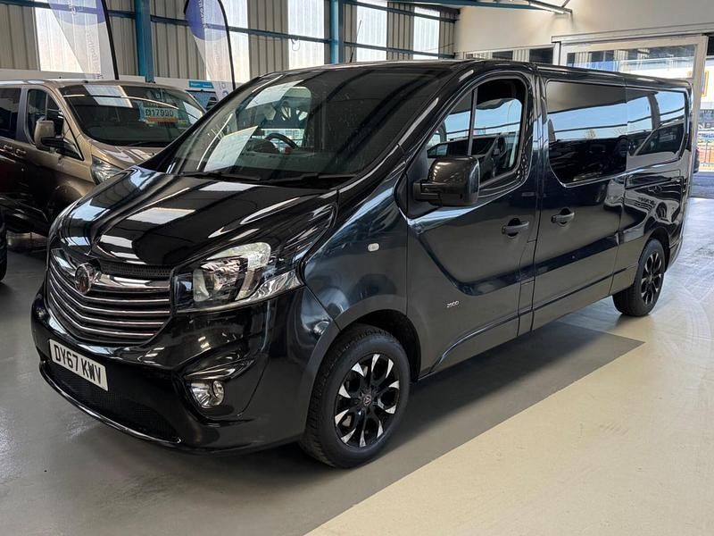 Używany Vauxhall Vivaro Sportive 2017 Czarny