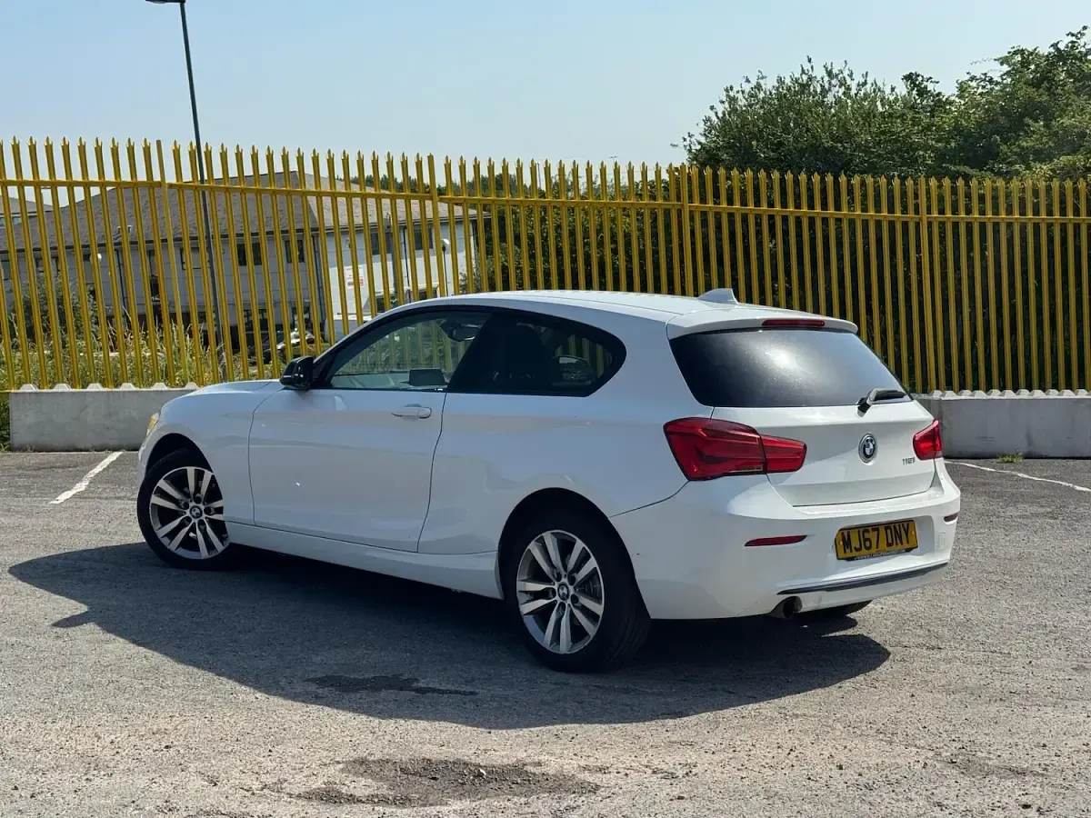 Used BMW 118 Sport Line 136 HP (100 kW) 2017 White Hatchback