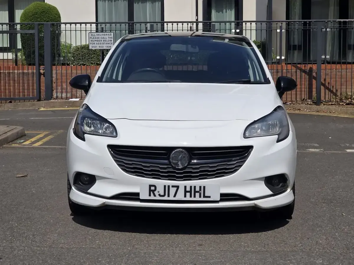 Second-hand Vauxhall Corsa Edition 2017 Alb Hatchback