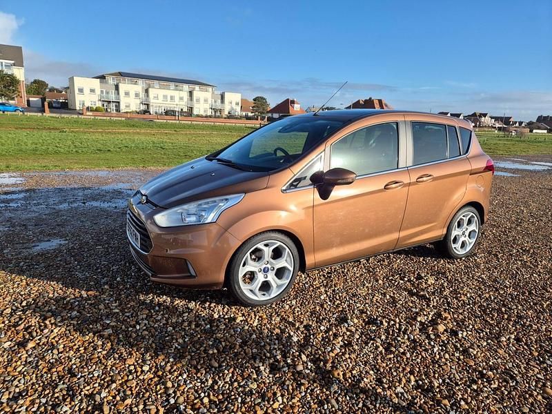 Used Ford B-MAX Titanium 2012 Gold MPV