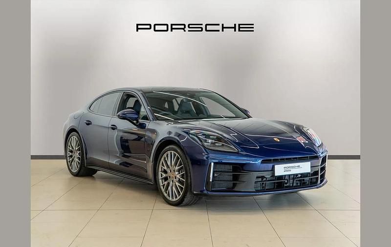 Used Porsche Panamera 353 HP (259 kW) 2025 Blue Hatchback