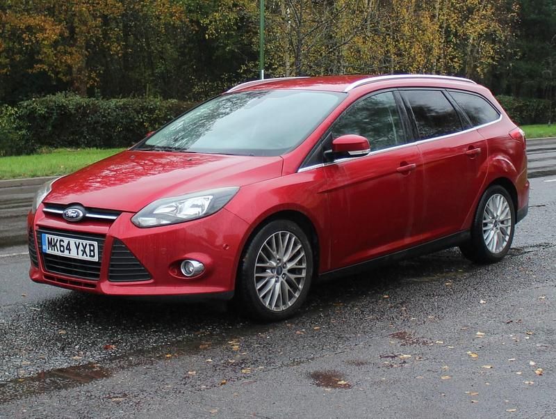 Red Used 2014 Ford Focus Zetec Estate | £4,750 (Fair price) - Image 1/4