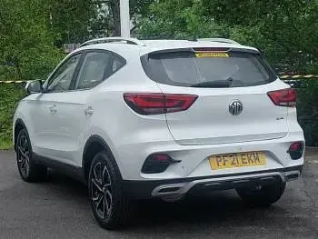 Usado MG ZS Exclusive 106 CV (77 kW) 2021 Blanco SUV