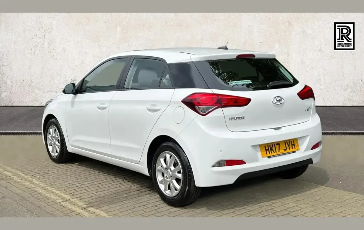 Used Hyundai i20 SE 83 HP (61 kW) 2017 White Hatchback
