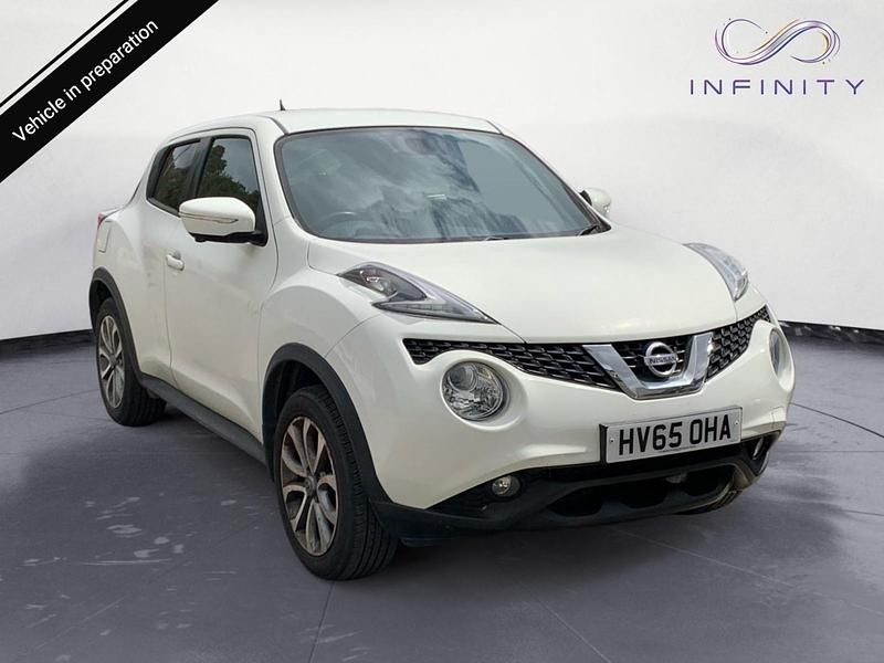 White Used 2015 Nissan Juke Tekna SUV | £8,449 (Fair price) - Image 1/2