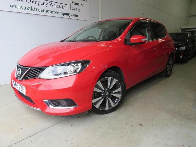 Red Used 2016 Nissan Pulsar N-TEC Hatchback | £5,995 (Fair price) - Image 1/4
