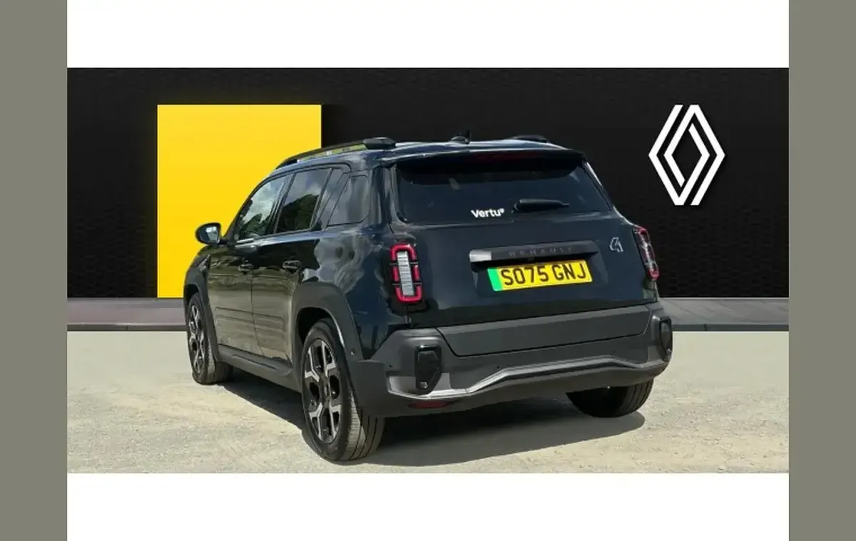 Usado Renault R4 Komfort 108 kW (147 HP) 2025 Other SUV