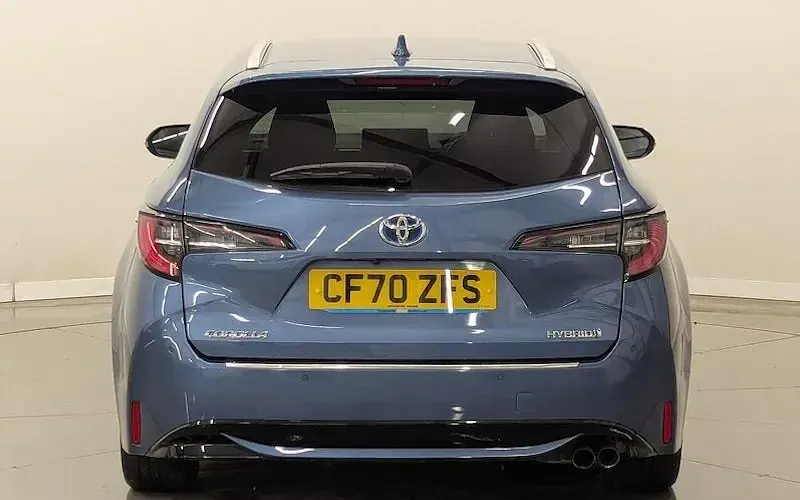 Used Toyota Corolla Design 184 HP (135 kW) 2021 Blue Estate