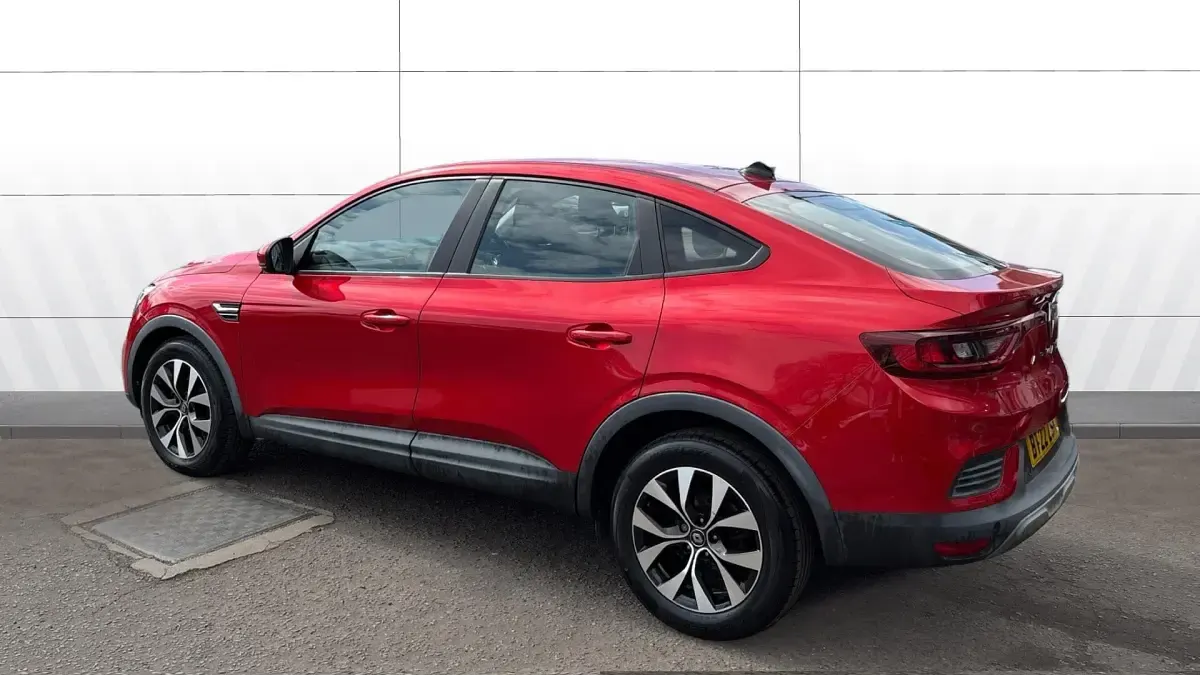 Usado Renault Arkana Iconic 142 HP (104 kW) 2022 SUV