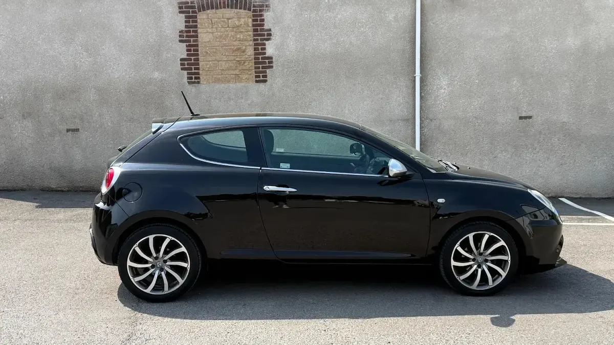 Used Alfa Romeo MiTo Super 105 HP (77 kW) 2018 Black Hatchback