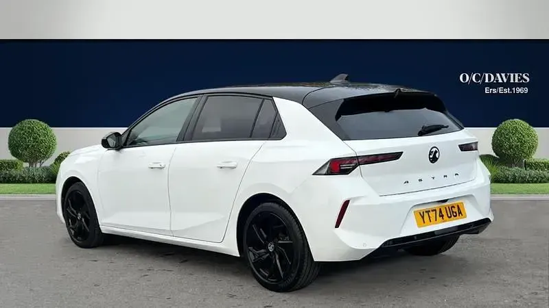 Used Vauxhall Astra 2024 White Hatchback