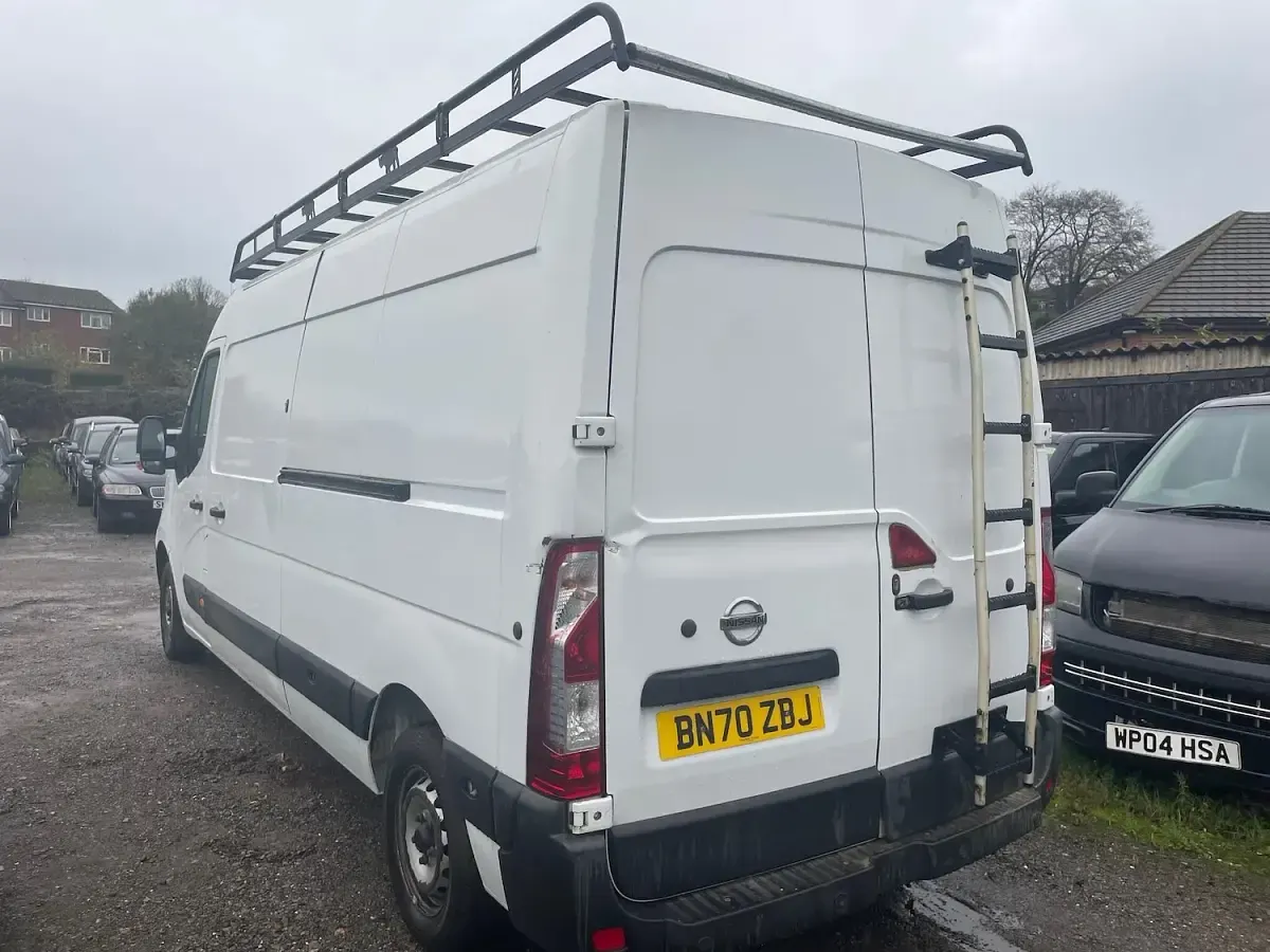 Used Nissan NV400 Acenta 135 HP (99 kW) 2021 White Van