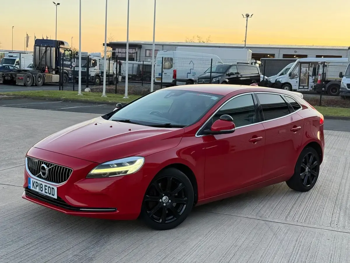 Used Volvo V40 Inscription 152 HP (111 kW) 2018 Red Hatchback