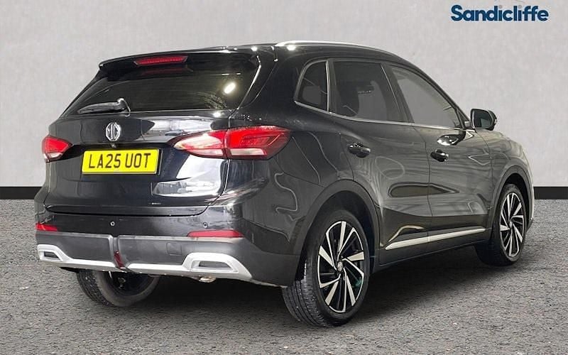 Used MG ZS Trophy 196 HP (144 kW) 2024 Metallic  black pearl SUV