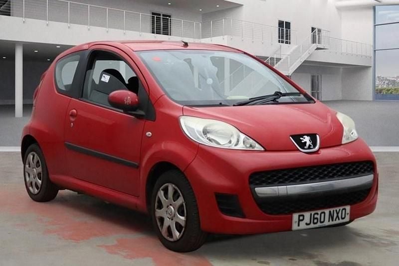 Used Peugeot 107 68 HP (50 kW) 2011 Red Hatchback