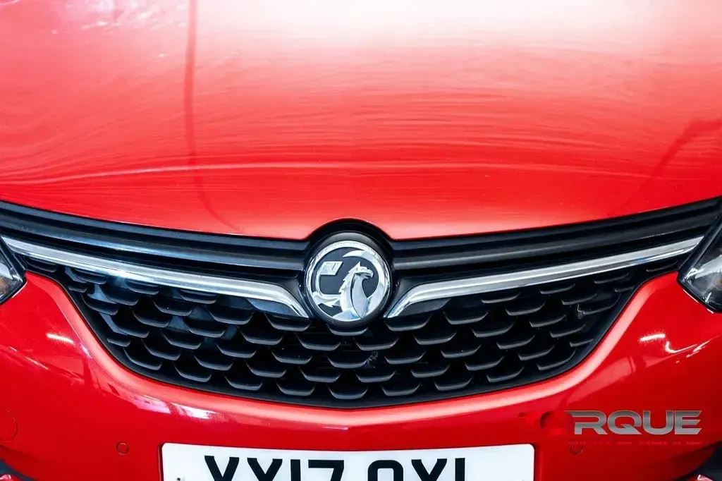 Used Vauxhall Zafira Tourer SRi 140 HP (102 kW) 2017 Red MPV
