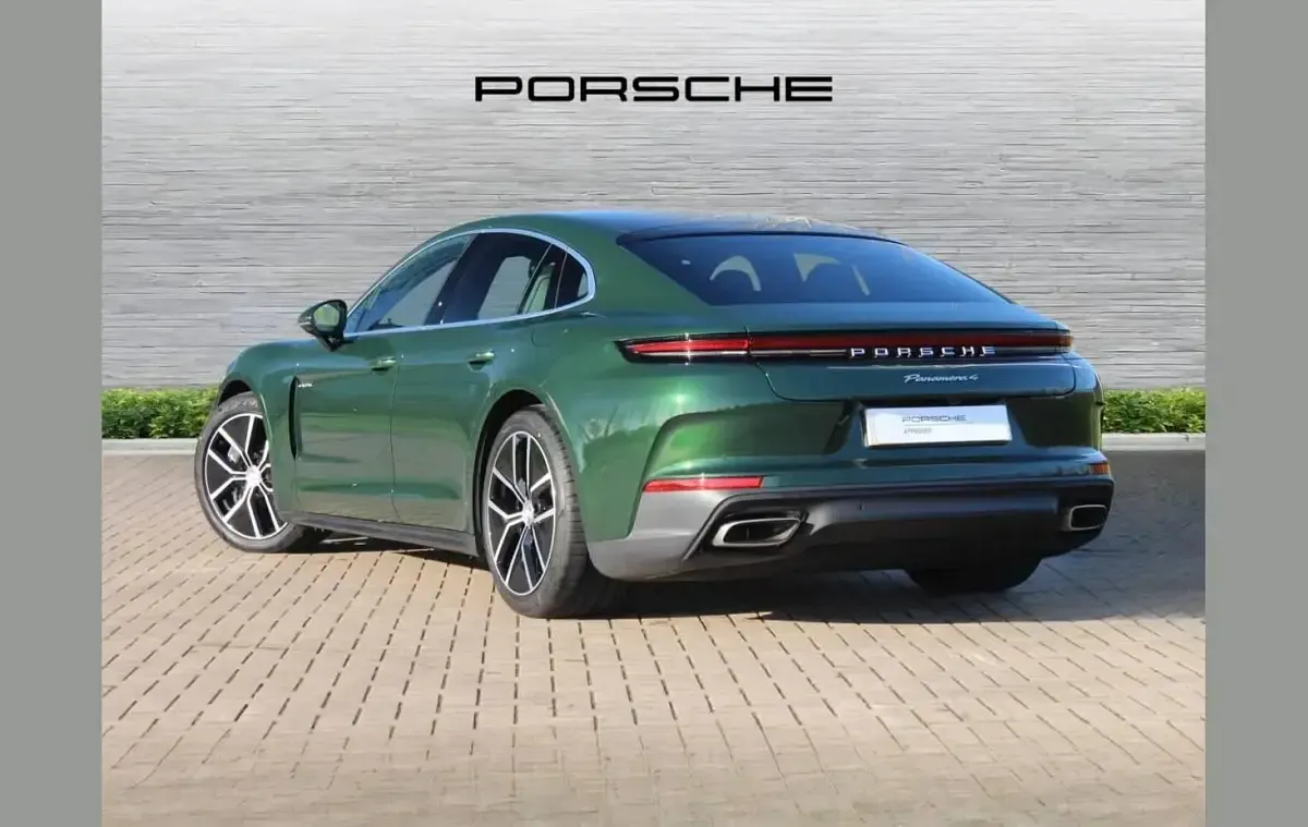 Novo Porsche Panamera 464 HP (341 kW) 2026 Verde Citadino