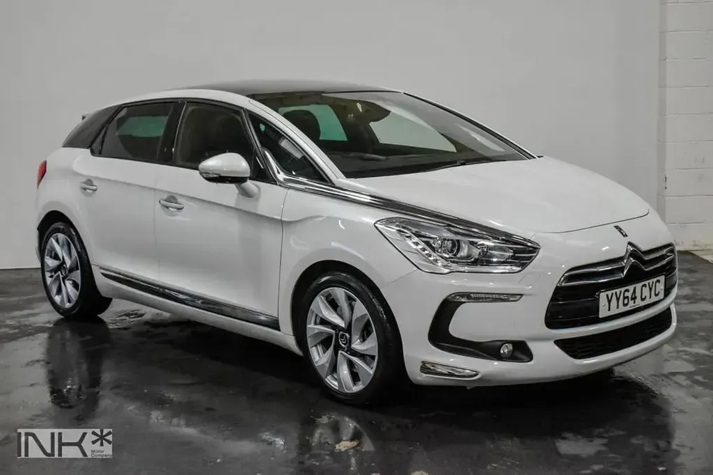 Begagnad Citroën DS5 160 HK (117 kW) 2014 Vit Halvkombi