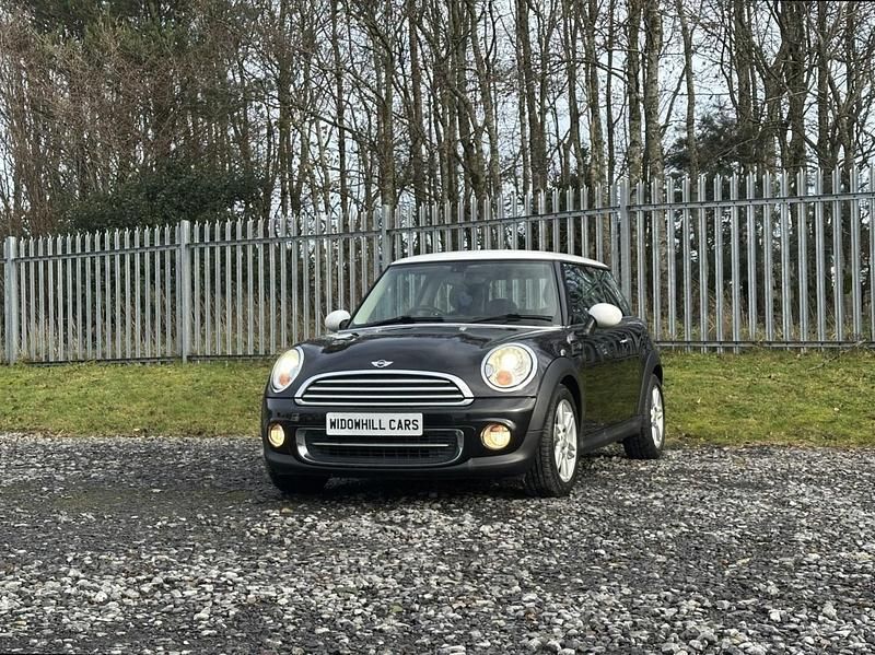 Black Used 2010 Mini Cooper Hatch Hatchback | £2,000 - Image 1/4