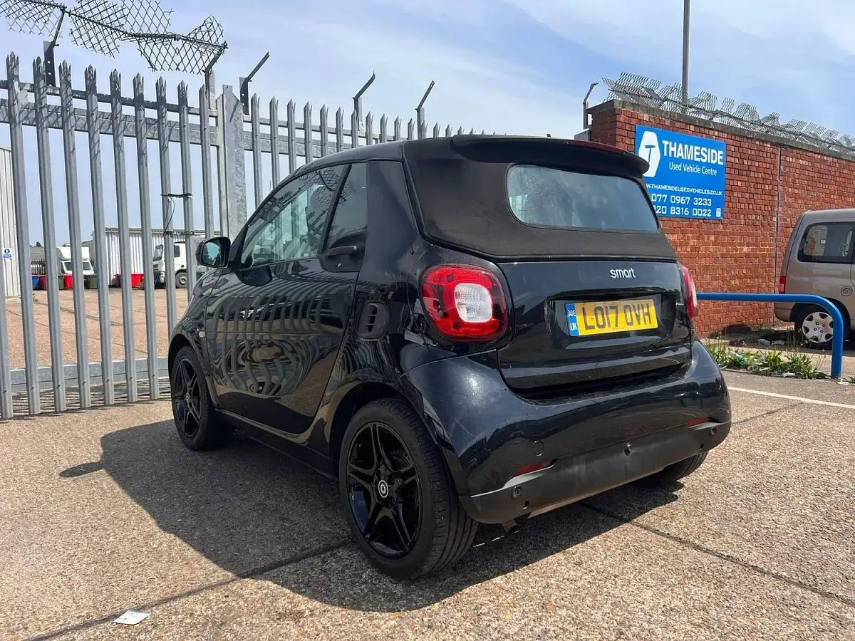 Used Smart ForTwo Cabrio Premium 71 HP (52 kW) 2017 Black Cabriolet
