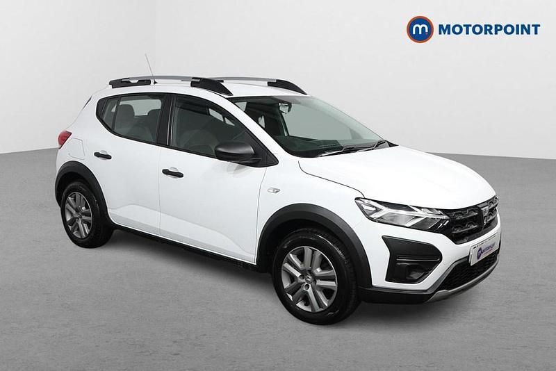 Used Dacia Sandero Essentiel 91 HP (66 kW) 2022 White Hatchback