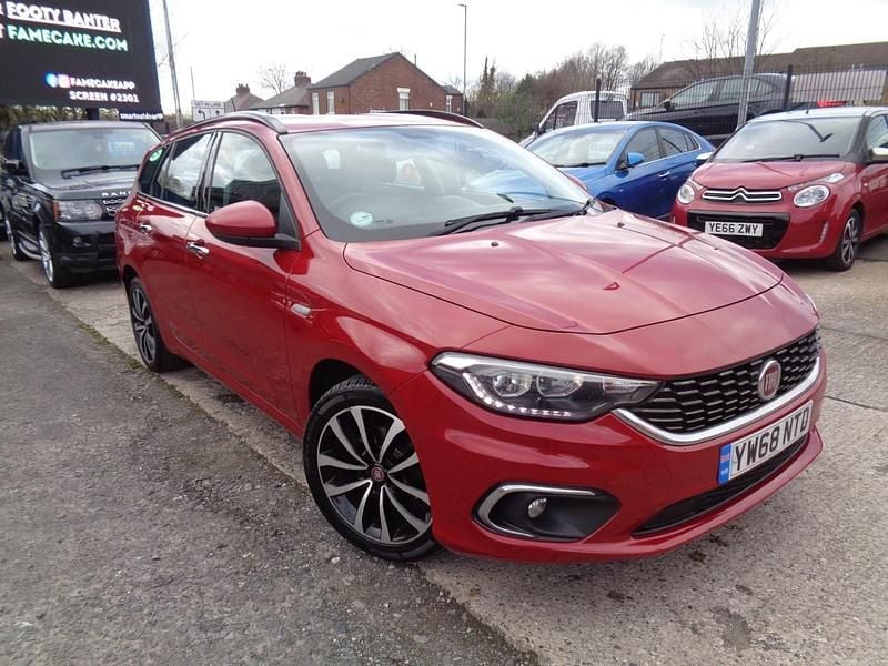 Used Fiat Tipo Lounge 120 HP (88 kW) 2019 Red Estate
