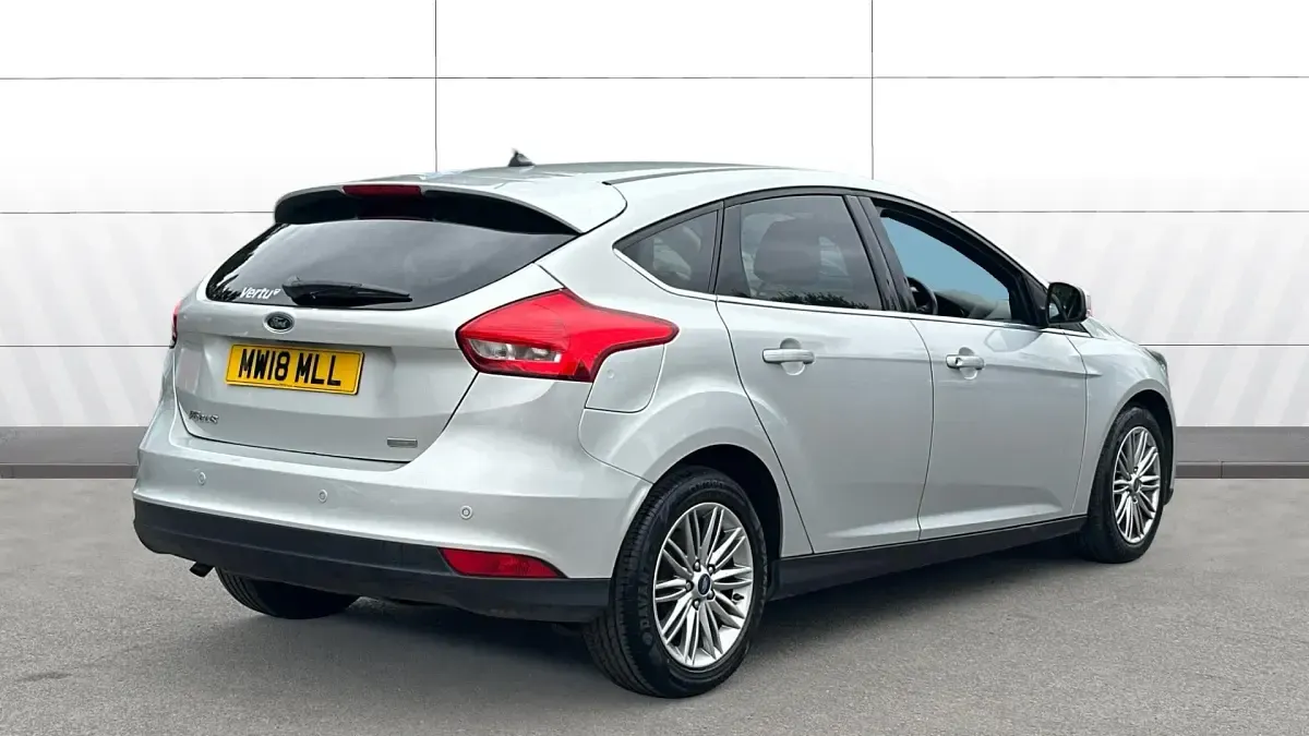 Used Ford Focus Zetec 101 HP (74 kW) 2017 Silver Hatchback